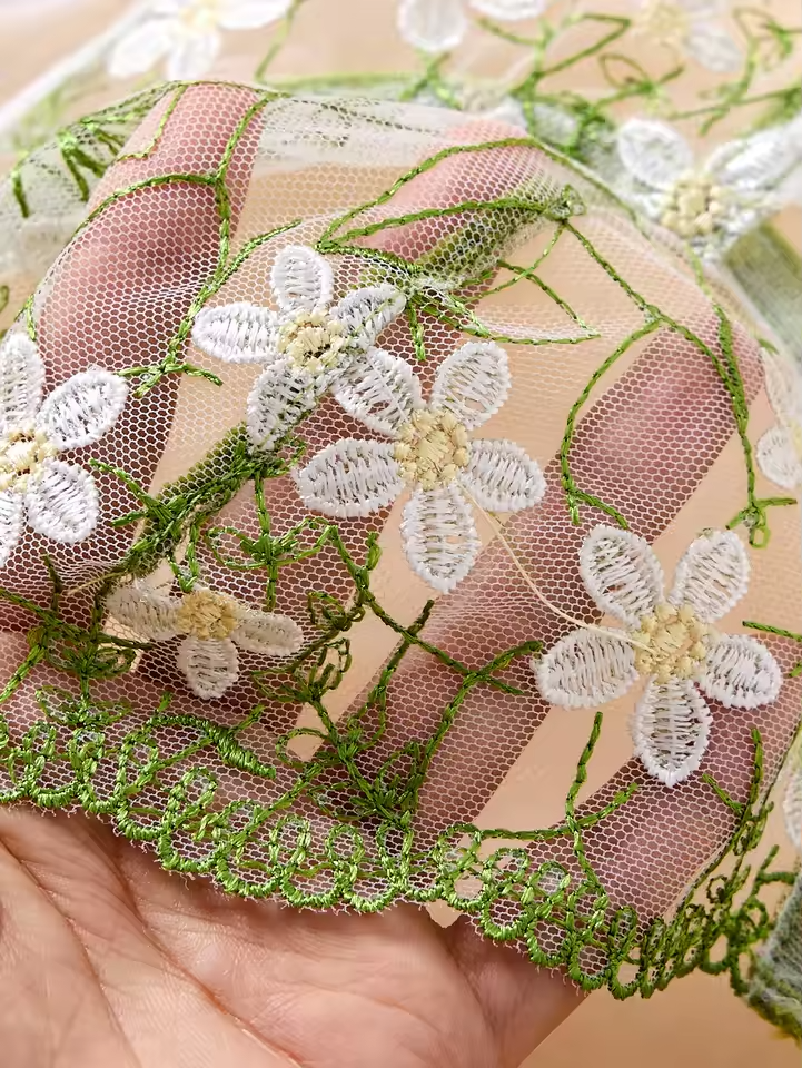 Green Daisy Embroidery 2-Piece Set.